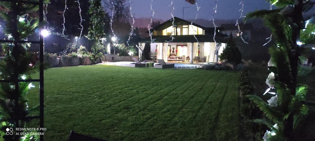 Vila Lily Villa สเมเดเรโว ภายนอก รูปภาพ
