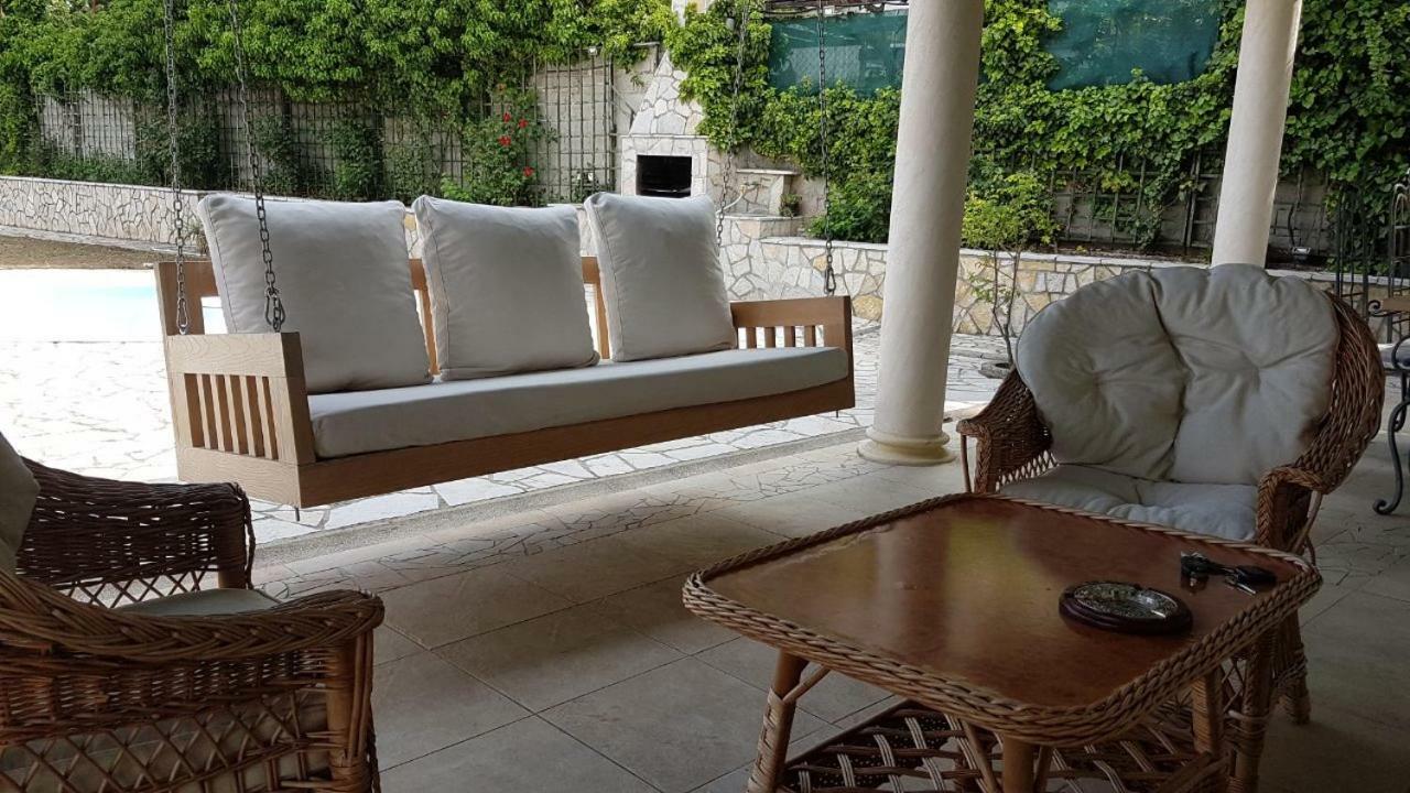 Vila Lily Villa สเมเดเรโว ภายนอก รูปภาพ