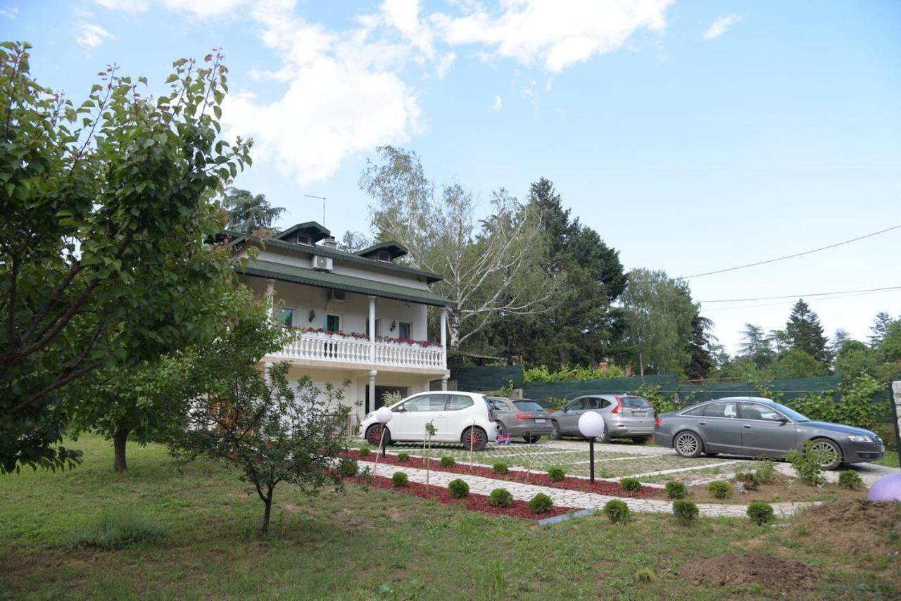 Vila Lily Villa สเมเดเรโว ภายนอก รูปภาพ